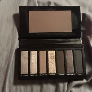 Younique Moodstruck Addiction 2 palette